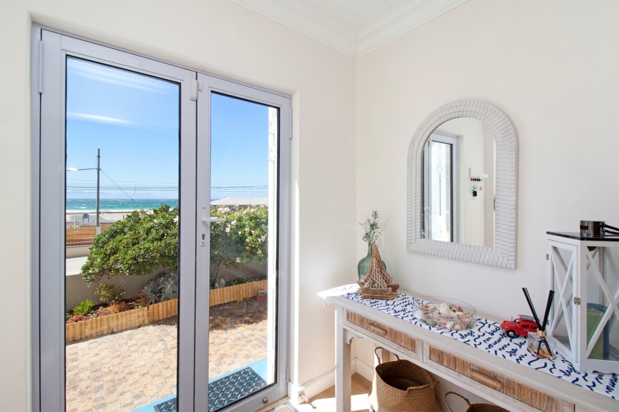 2 Bedroom Property for Sale in Fish Hoek Western Cape